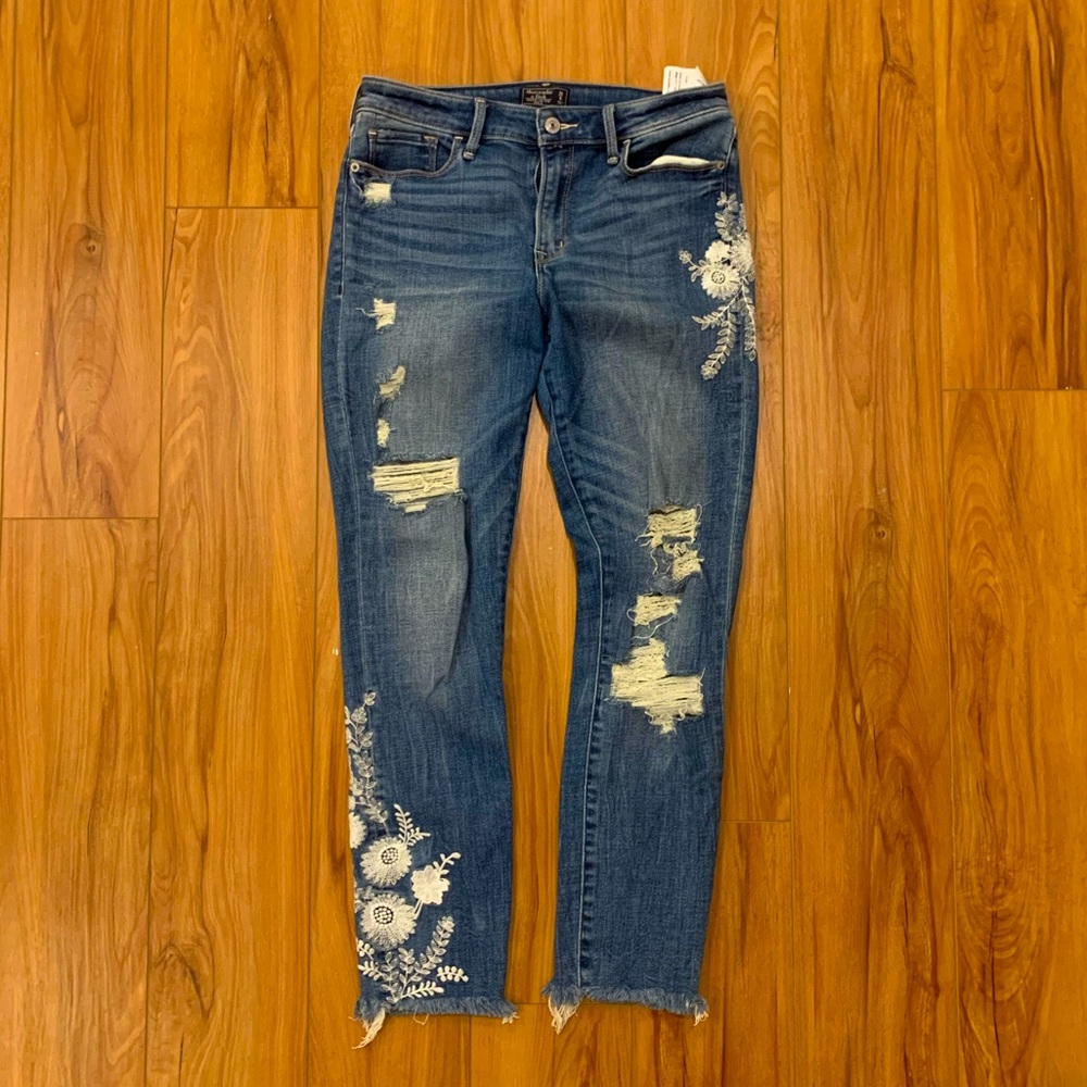 Abercrombie & Fitch embroidered ripped jeans